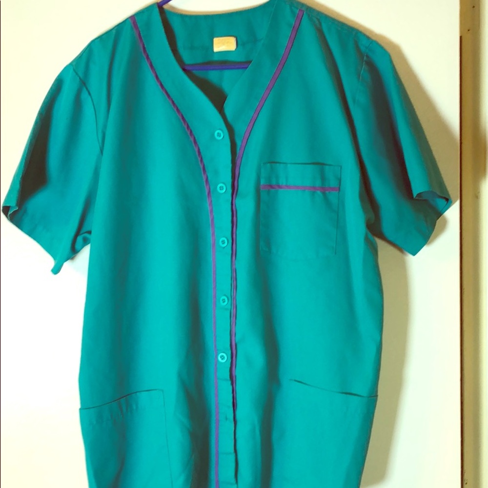 Nursing scrub top